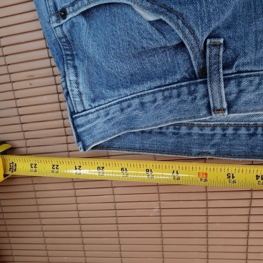 Cinch green lable men's blue jeans. Tag sz 42x32. Actual 42x27. 404pm 2_10